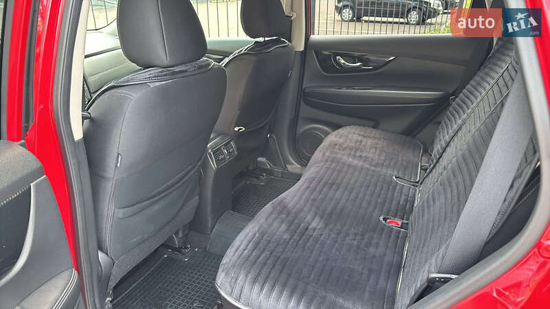 Позашляховик / Кросовер Nissan X-Trail 2017 в Києві