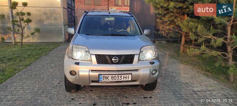 Внедорожник / Кроссовер Nissan X-Trail 2005 в 