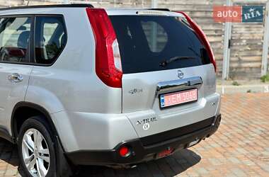 Внедорожник / Кроссовер Nissan X-Trail 2011 в 