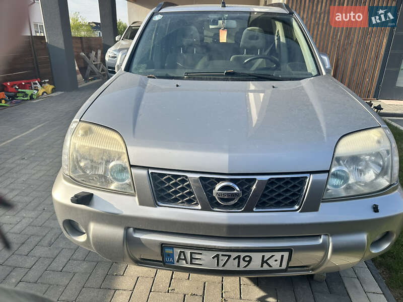 Позашляховик / Кросовер Nissan X-Trail 2006 в Чернівцях