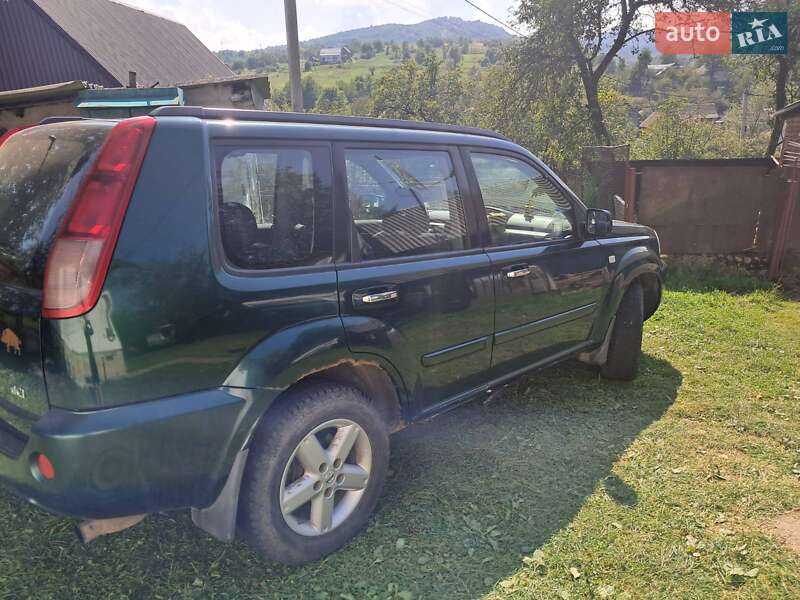 Внедорожник / Кроссовер Nissan X-Trail 2004 в 