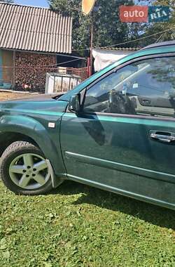 Внедорожник / Кроссовер Nissan X-Trail 2004 в 