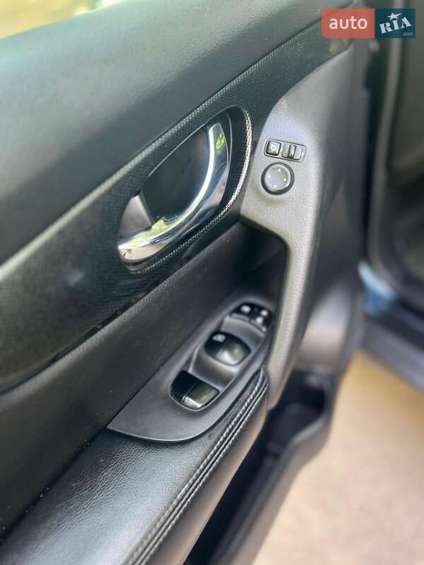 Позашляховик / Кросовер Nissan X-Trail 2015 в Бердичеві