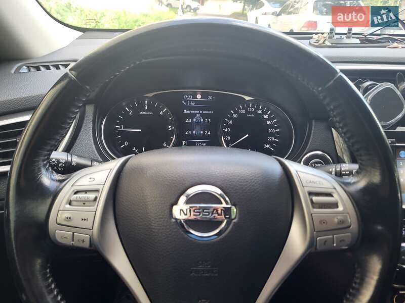 Позашляховик / Кросовер Nissan X-Trail 2015 в Бердичеві