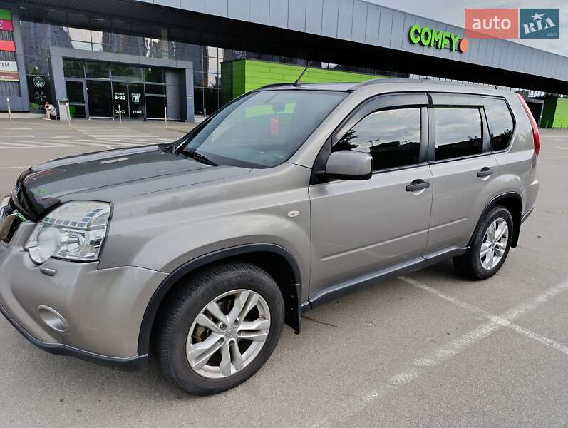 Позашляховик / Кросовер Nissan X-Trail 2012 в Києві
