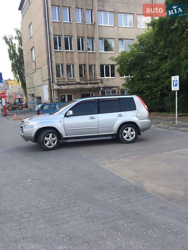 Позашляховик / Кросовер Nissan X-Trail 2005 в Львові