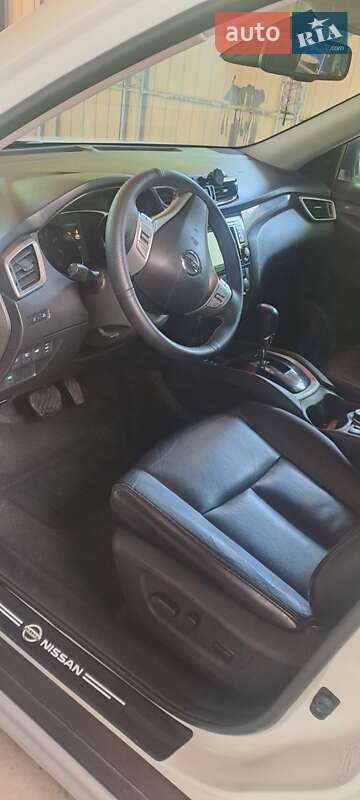 Позашляховик / Кросовер Nissan X-Trail 2014 в Івано-Франківську