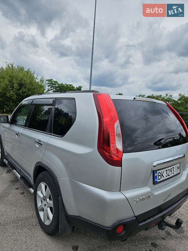 Внедорожник / Кроссовер Nissan X-Trail 2011 в Любешове