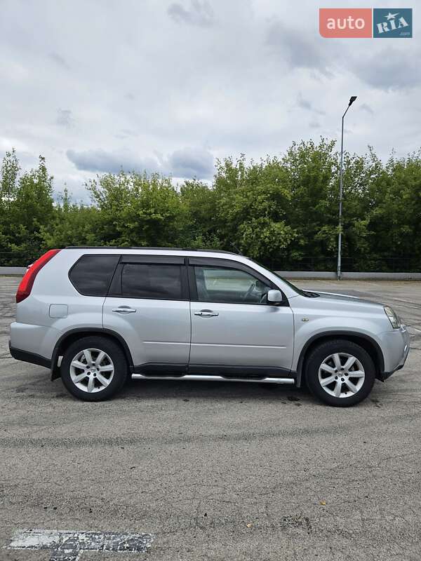 Внедорожник / Кроссовер Nissan X-Trail 2011 в Любешове