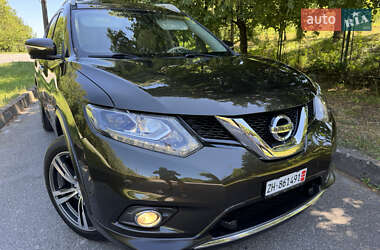 Позашляховик / Кросовер Nissan X-Trail 2016 в 