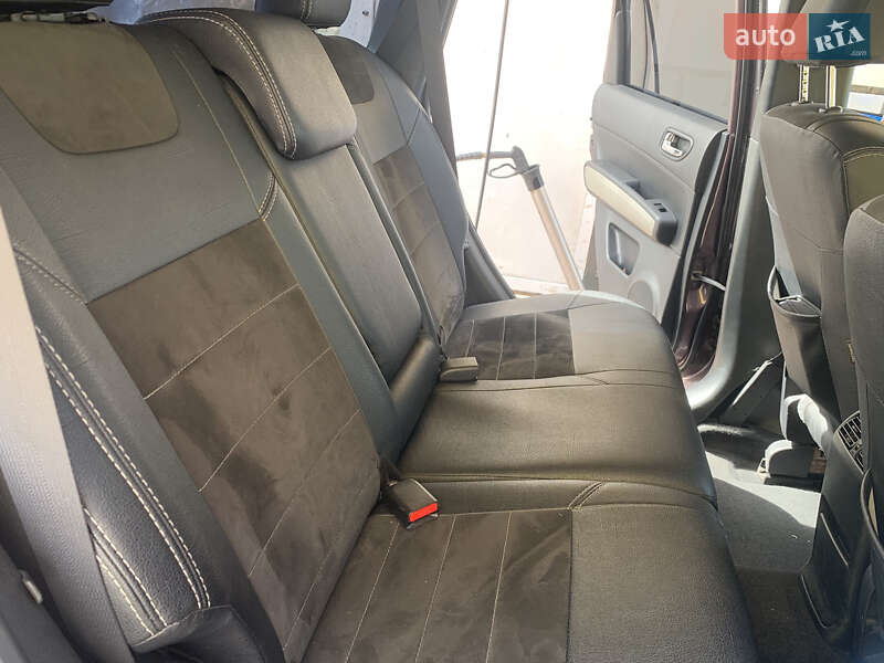 Позашляховик / Кросовер Nissan X-Trail 2010 в Гайвороні