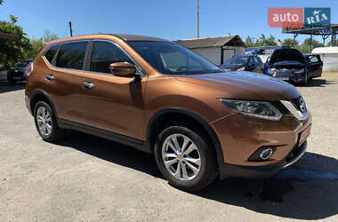 Внедорожник / Кроссовер Nissan X-Trail 2016 в Калуше