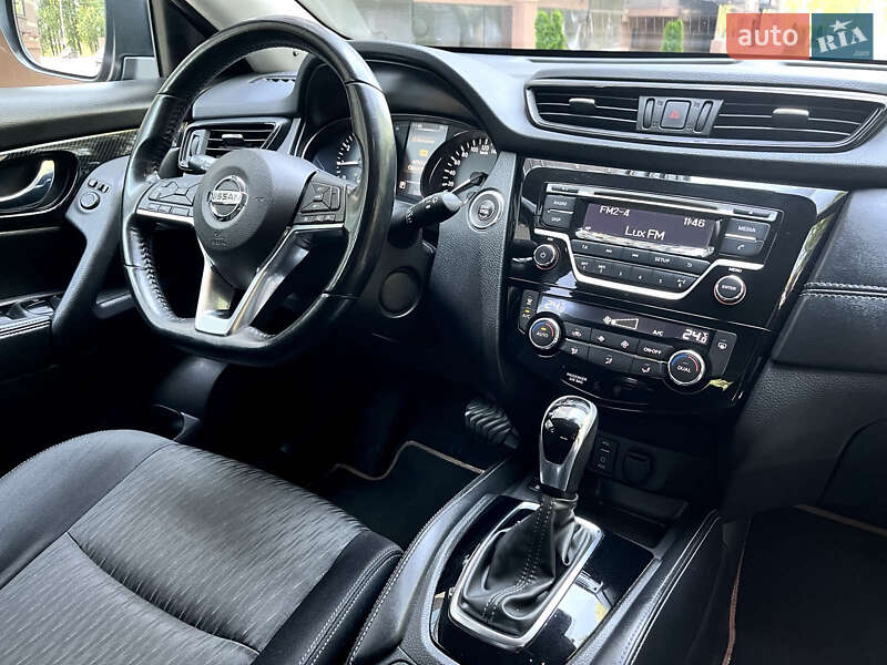 Позашляховик / Кросовер Nissan X-Trail 2018 в Чернігові