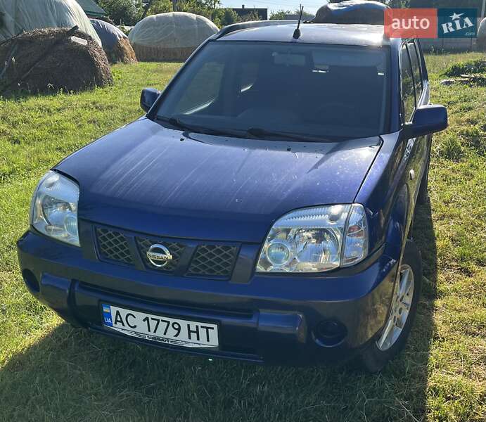 Позашляховик / Кросовер Nissan X-Trail 2004 в Луцьку