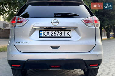 Позашляховик / Кросовер Nissan X-Trail 2016 в 