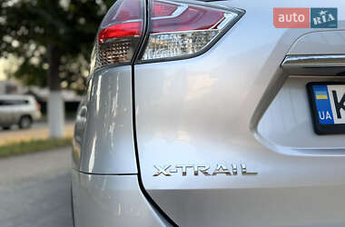 Позашляховик / Кросовер Nissan X-Trail 2016 в 