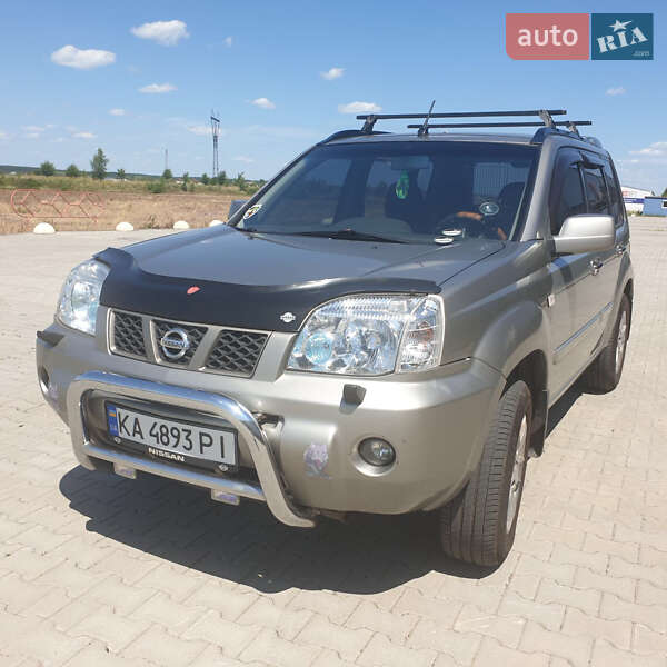 Позашляховик / Кросовер Nissan X-Trail 2005 в Києві