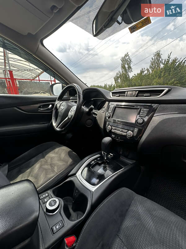 Позашляховик / Кросовер Nissan X-Trail 2016 в Бершаді