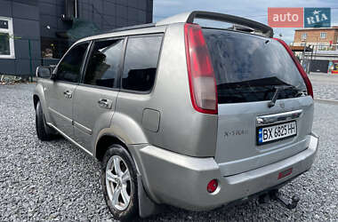 Внедорожник / Кроссовер Nissan X-Trail 2004 в 