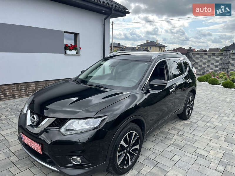 Внедорожник / Кроссовер Nissan X-Trail 2015 в Ровно