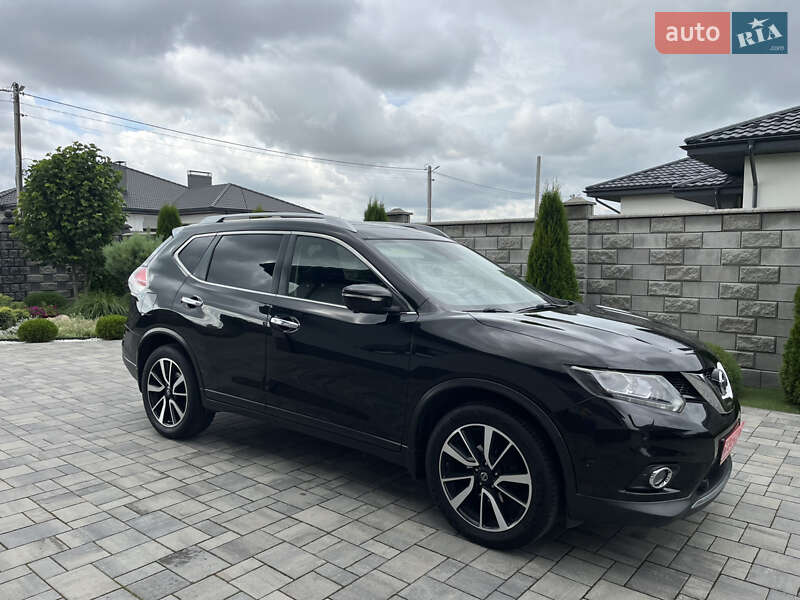 Внедорожник / Кроссовер Nissan X-Trail 2015 в Ровно