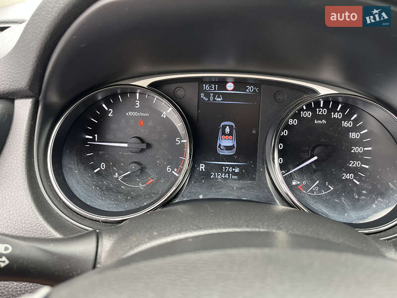 Внедорожник / Кроссовер Nissan X-Trail 2015 в Ровно