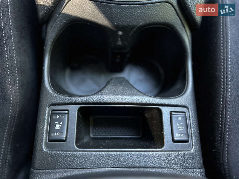 Позашляховик / Кросовер Nissan X-Trail 2015 в Львові