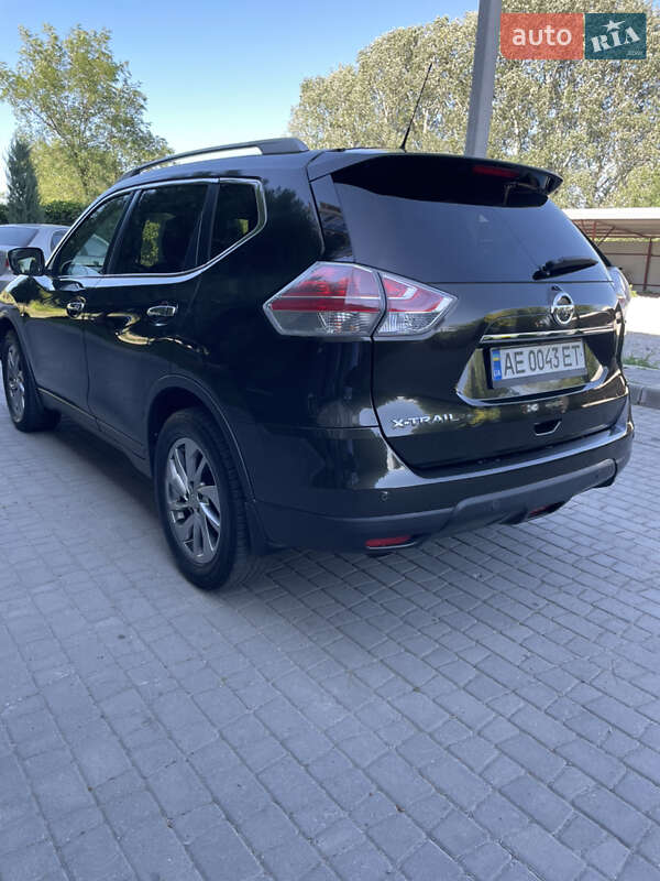 Позашляховик / Кросовер Nissan X-Trail 2015 в Дніпрі