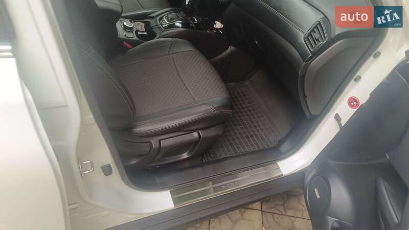 Позашляховик / Кросовер Nissan X-Trail 2018 в Бучі