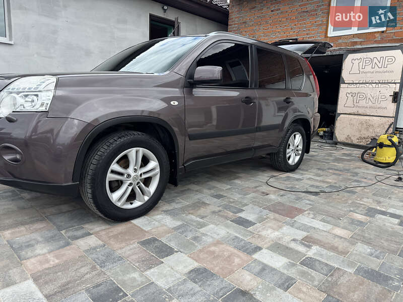 Позашляховик / Кросовер Nissan X-Trail 2012 в Зубрі