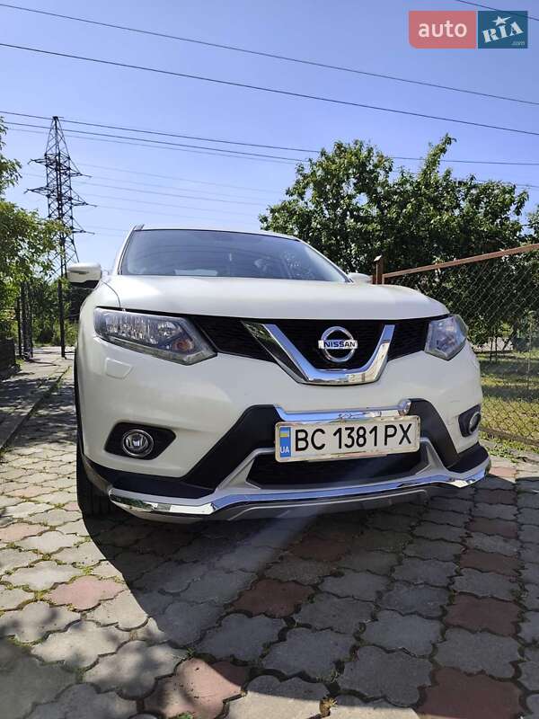 Позашляховик / Кросовер Nissan X-Trail 2016 в Львові
