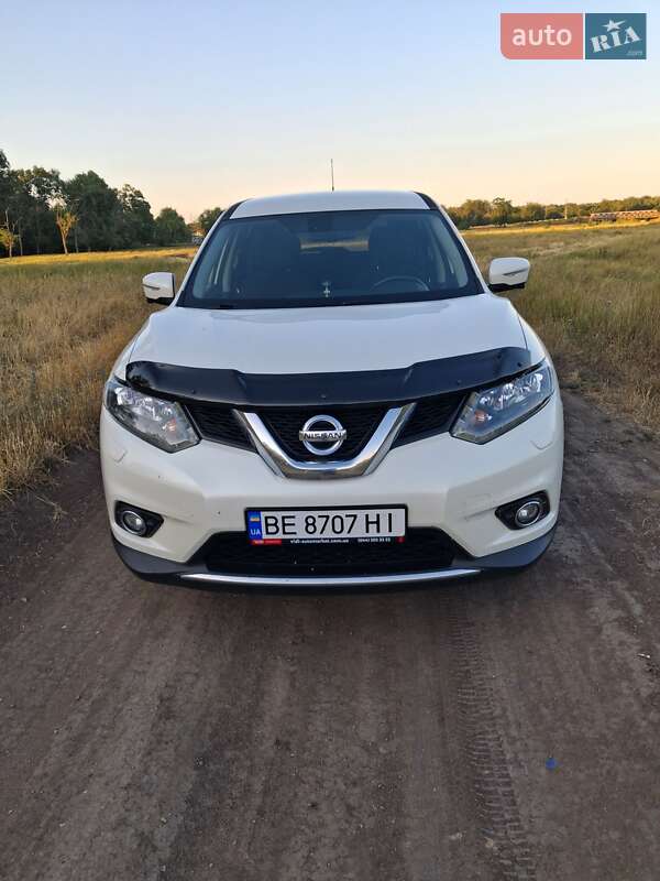 Внедорожник / Кроссовер Nissan X-Trail 2016 в 