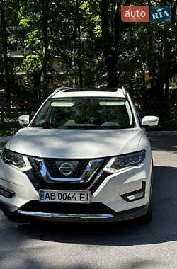 Внедорожник / Кроссовер Nissan X-Trail 2017 в 