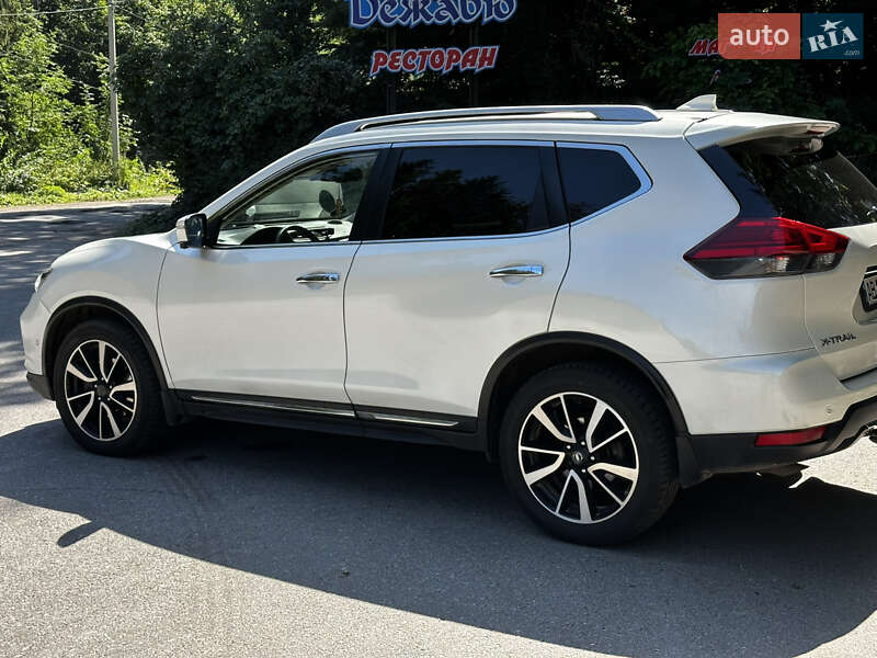 Внедорожник / Кроссовер Nissan X-Trail 2017 в Киеве