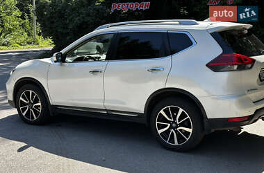 Внедорожник / Кроссовер Nissan X-Trail 2017 в 