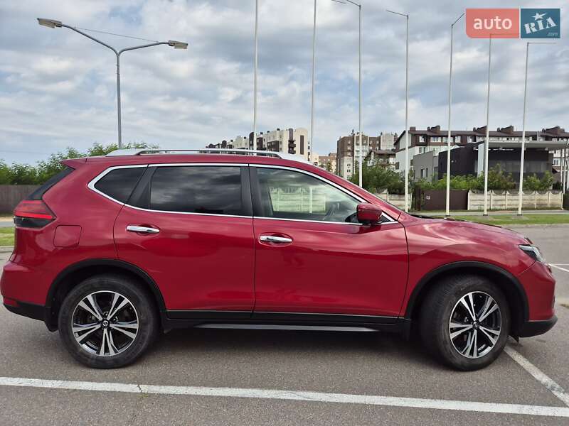 Позашляховик / Кросовер Nissan X-Trail 2017 в Києві