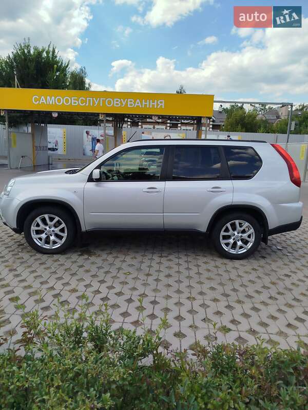 Позашляховик / Кросовер Nissan X-Trail 2012 в Києві