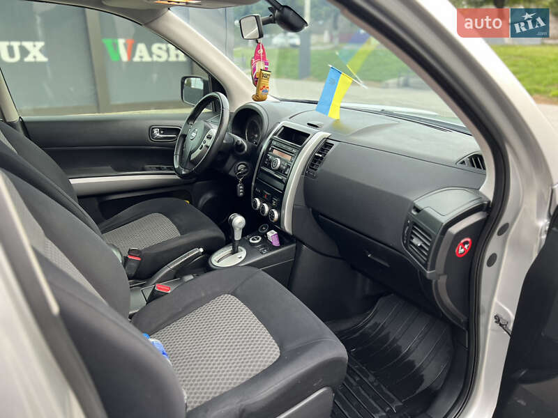 Внедорожник / Кроссовер Nissan X-Trail 2010 в Ярмолинцах