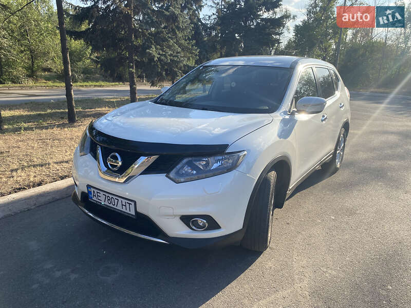 Позашляховик / Кросовер Nissan X-Trail 2016 в Кривому Розі