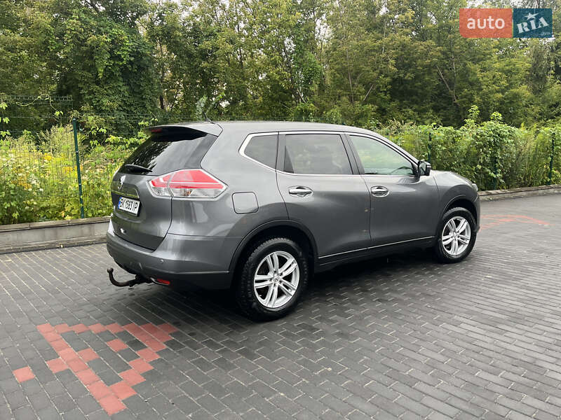 Позашляховик / Кросовер Nissan X-Trail 2015 в Рівному