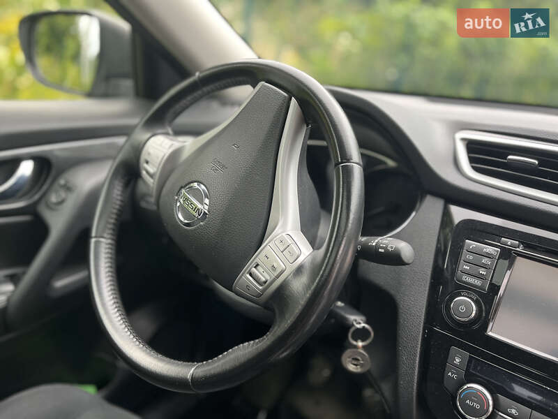 Позашляховик / Кросовер Nissan X-Trail 2015 в Рівному