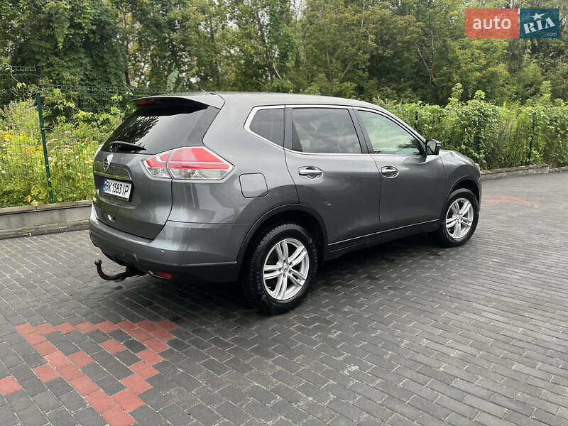Позашляховик / Кросовер Nissan X-Trail 2015 в Рівному