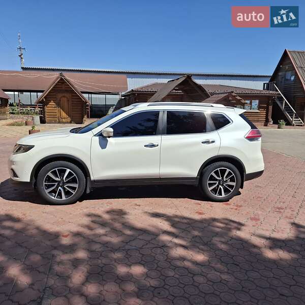 Позашляховик / Кросовер Nissan X-Trail 2017 в Первомайську