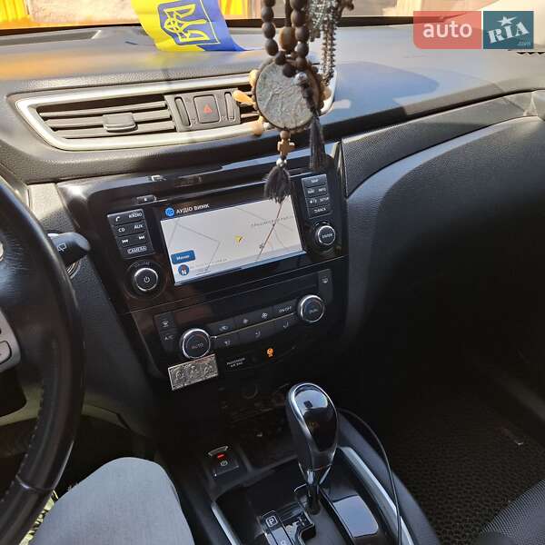 Позашляховик / Кросовер Nissan X-Trail 2017 в Первомайську