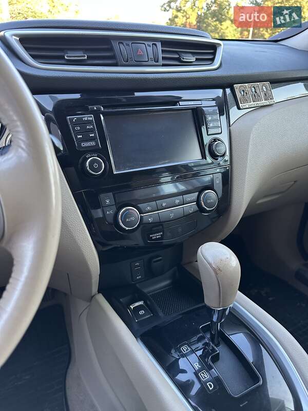 Позашляховик / Кросовер Nissan X-Trail 2015 в Харкові