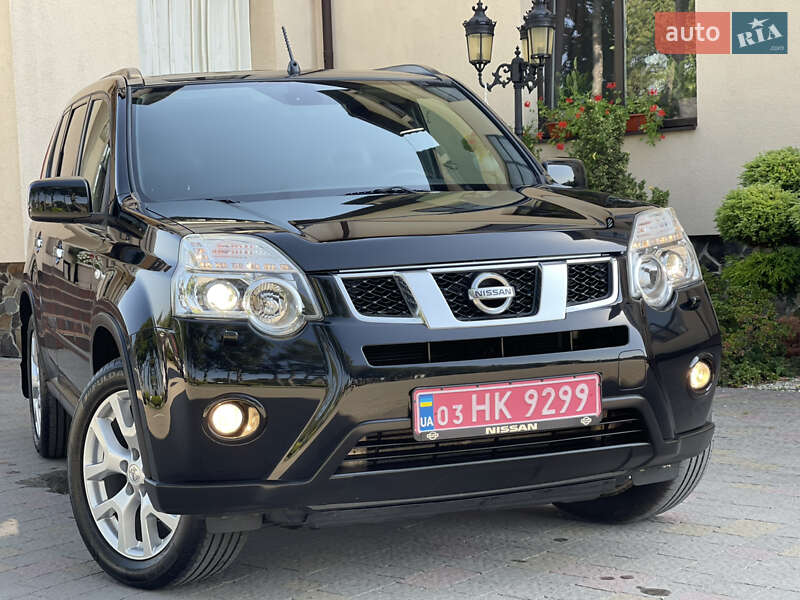 Внедорожник / Кроссовер Nissan X-Trail 2012 в Стрые