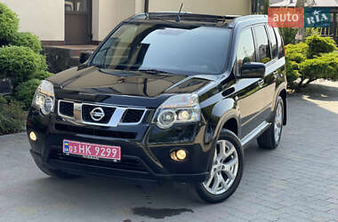 Позашляховик / Кросовер Nissan X-Trail 2012 в 