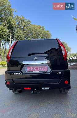 Позашляховик / Кросовер Nissan X-Trail 2012 в 
