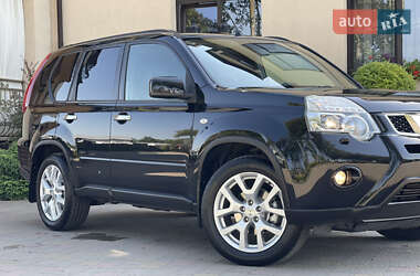 Позашляховик / Кросовер Nissan X-Trail 2012 в 