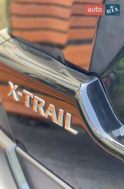 Позашляховик / Кросовер Nissan X-Trail 2012 в 